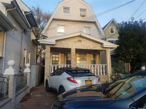 Homes For Sale - 95-11 95th Street<br/> Queens County, Ozone Park, NY 11416