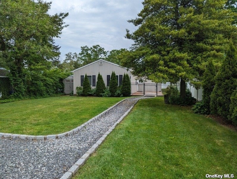 9 Hamilton Avenue, North Babylon, New York image 2