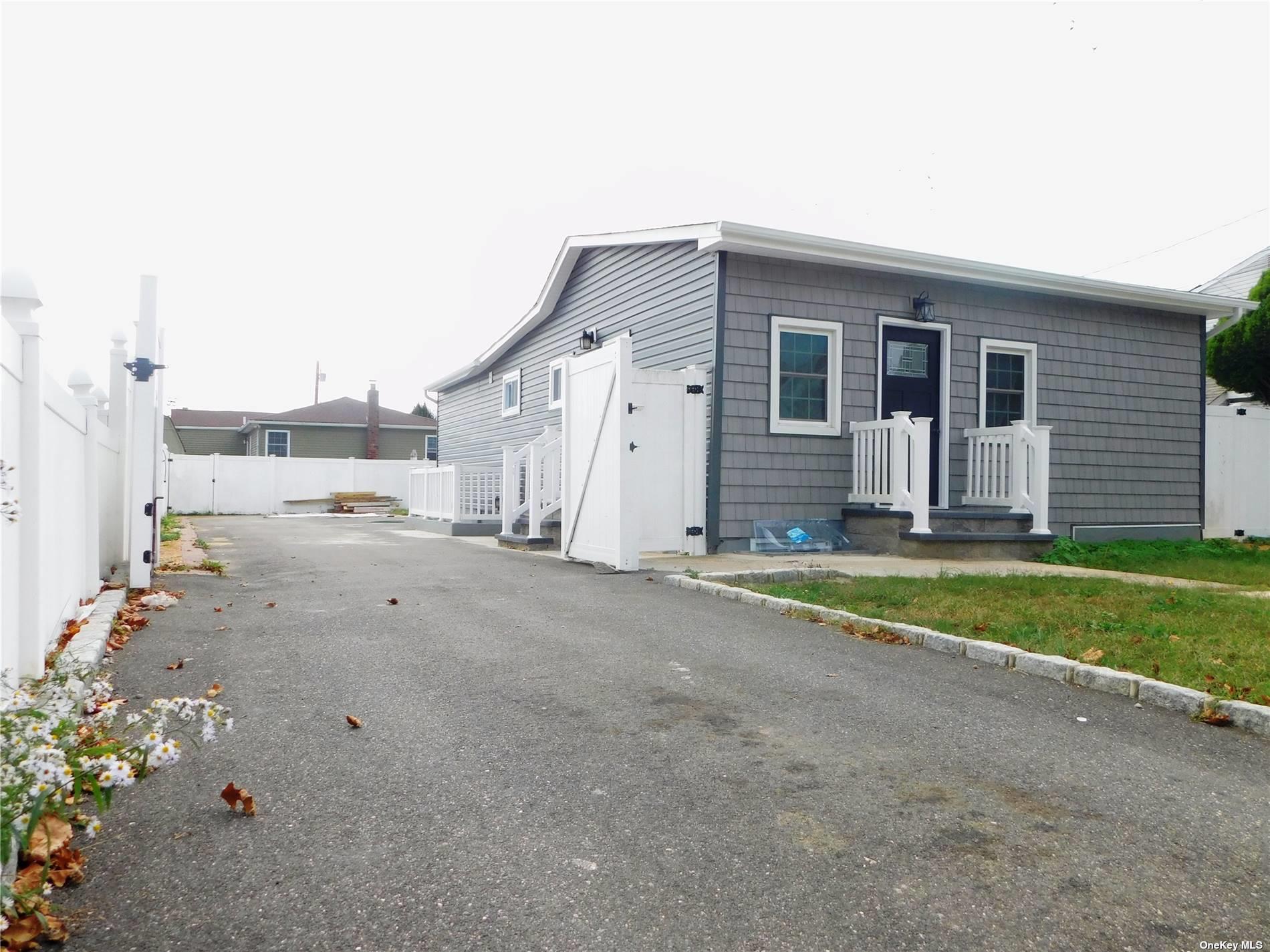 133 46th Street, Lindenhurst, New York image 2