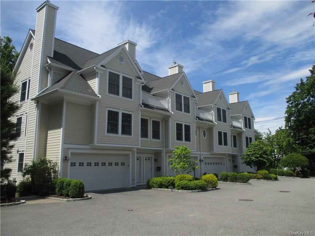 Rental Property at 29 Carpenter Avenue B2, Mount Kisco, New York - Bedrooms: 2 
Bathrooms: 3 
Rooms: 5  - $4,600 MO.