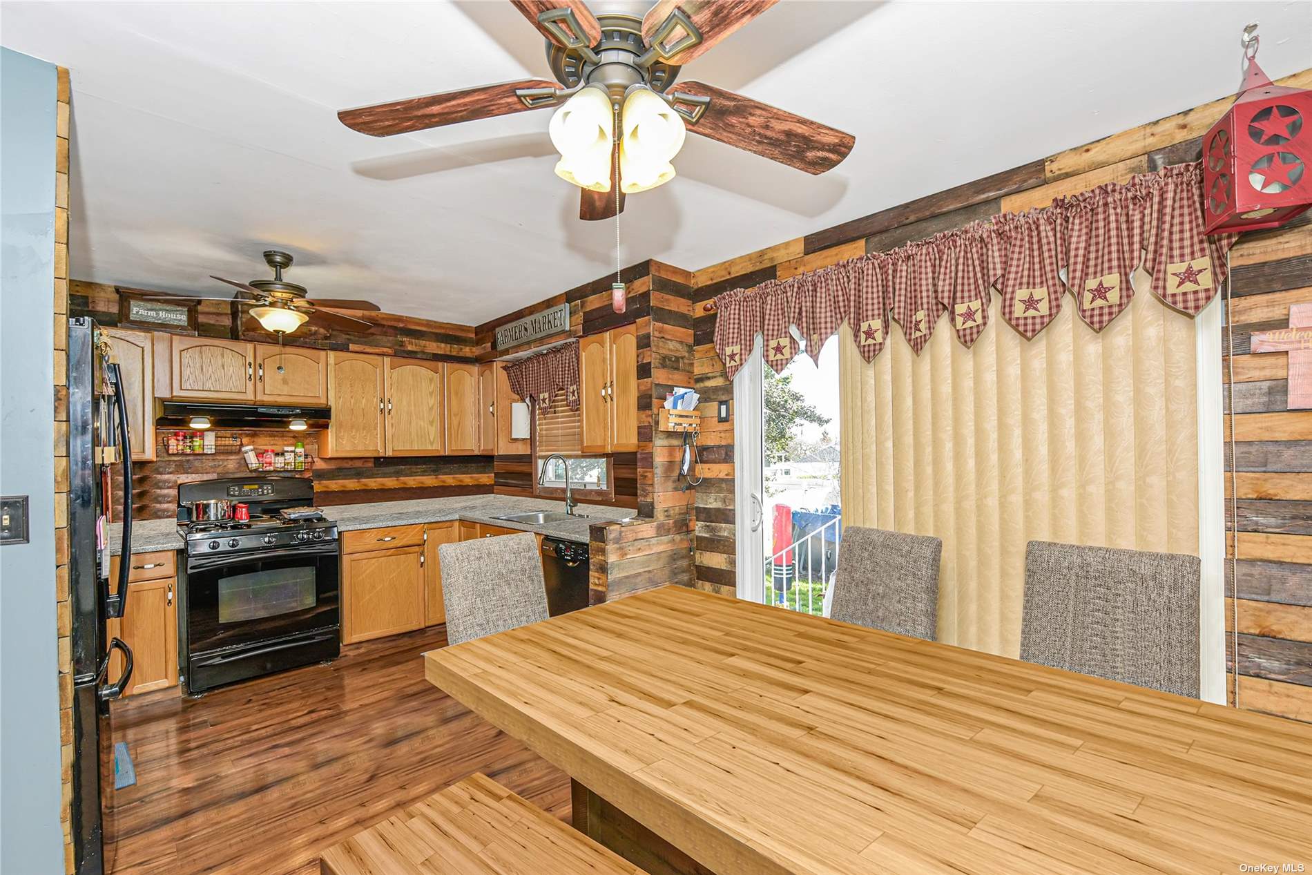Photo 7 of 23 of 2096 7th Street house