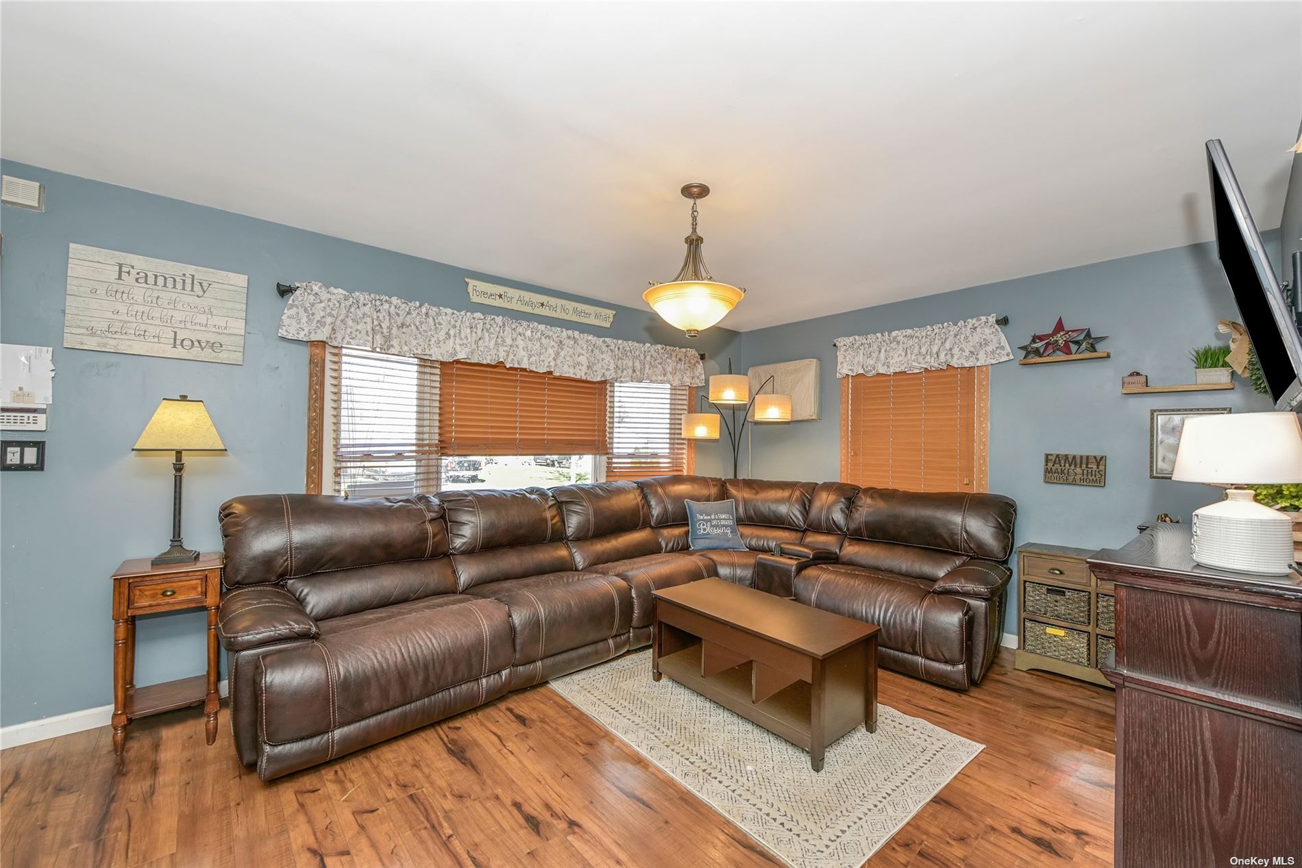Photo 5 of 23 of 2096 7th Street house
