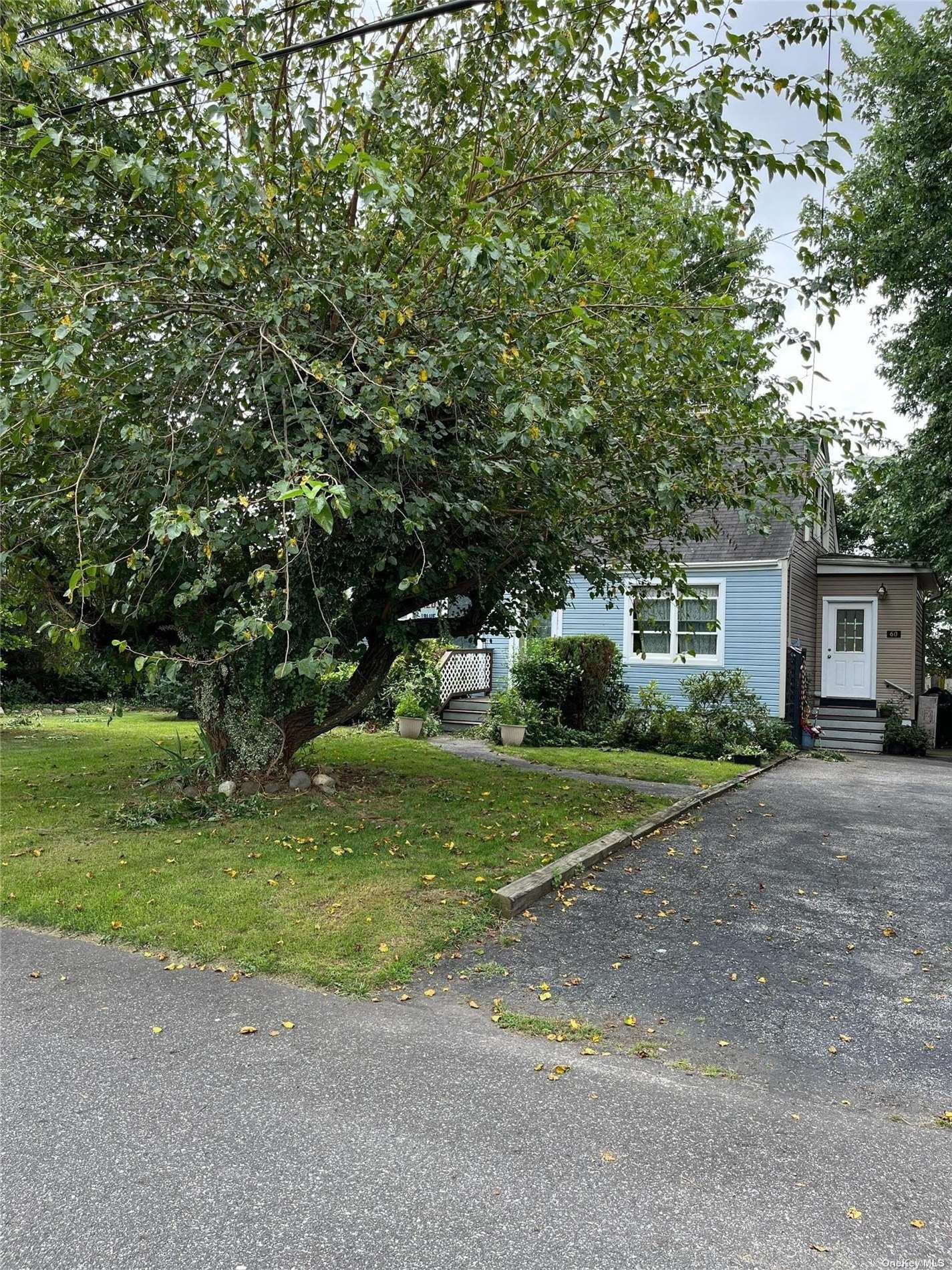 60 Alexander Avenue, Farmingdale, New York image 1