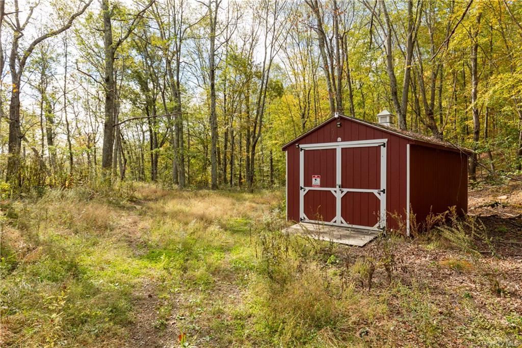 Skidmore Road, Pleasant Valley, New York image 8