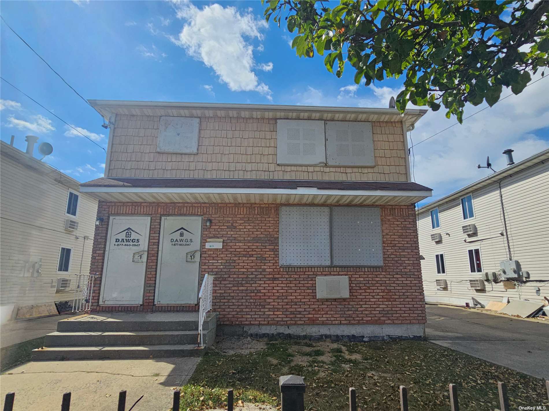 611 Beach 66th Street, Arverne, Queens, NY - 6 Bedrooms  
3 Bathrooms  
20 Rooms - 