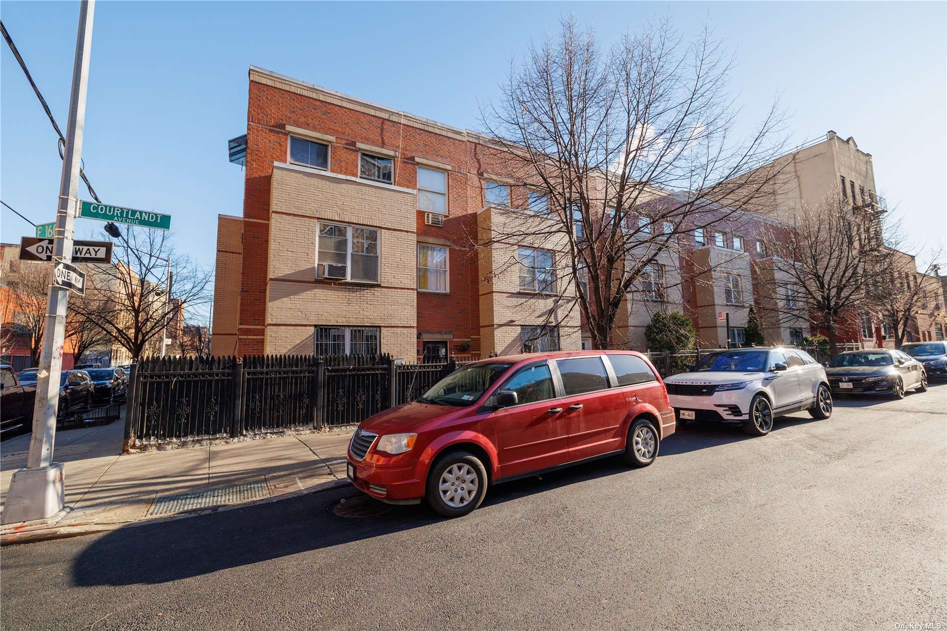 Property for Sale at 838 Courtlandt Avenue, Bronx, New York - Bedrooms: 6 
Bathrooms: 4 
Rooms: 25  - $950,000