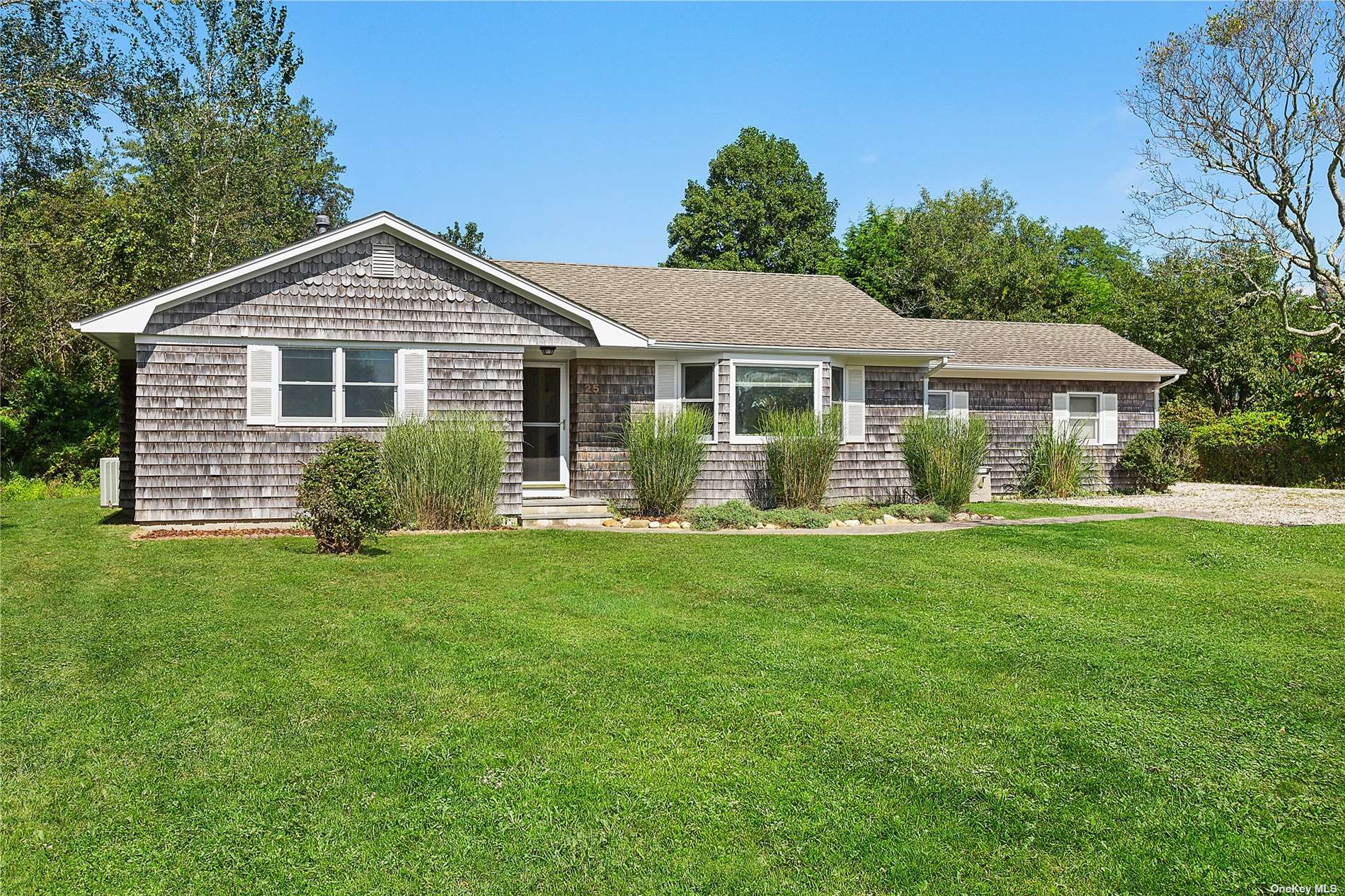 S Federal Street, Montauk, Hamptons, NY - 3 Bedrooms  
2 Bathrooms - 