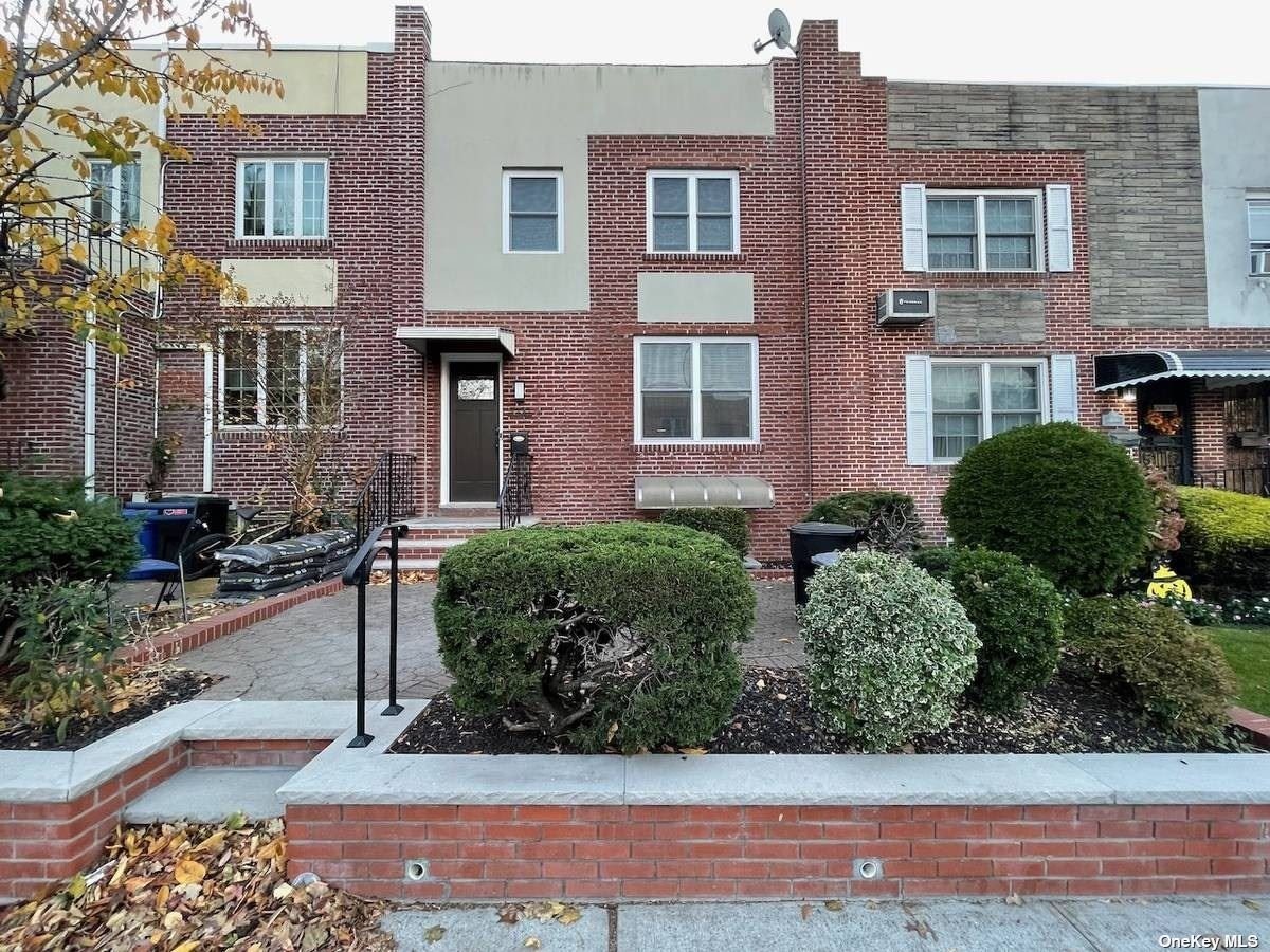 79th Street St, Elmhurst, Queens, NY - 3 Bedrooms  
1 Bathrooms - 