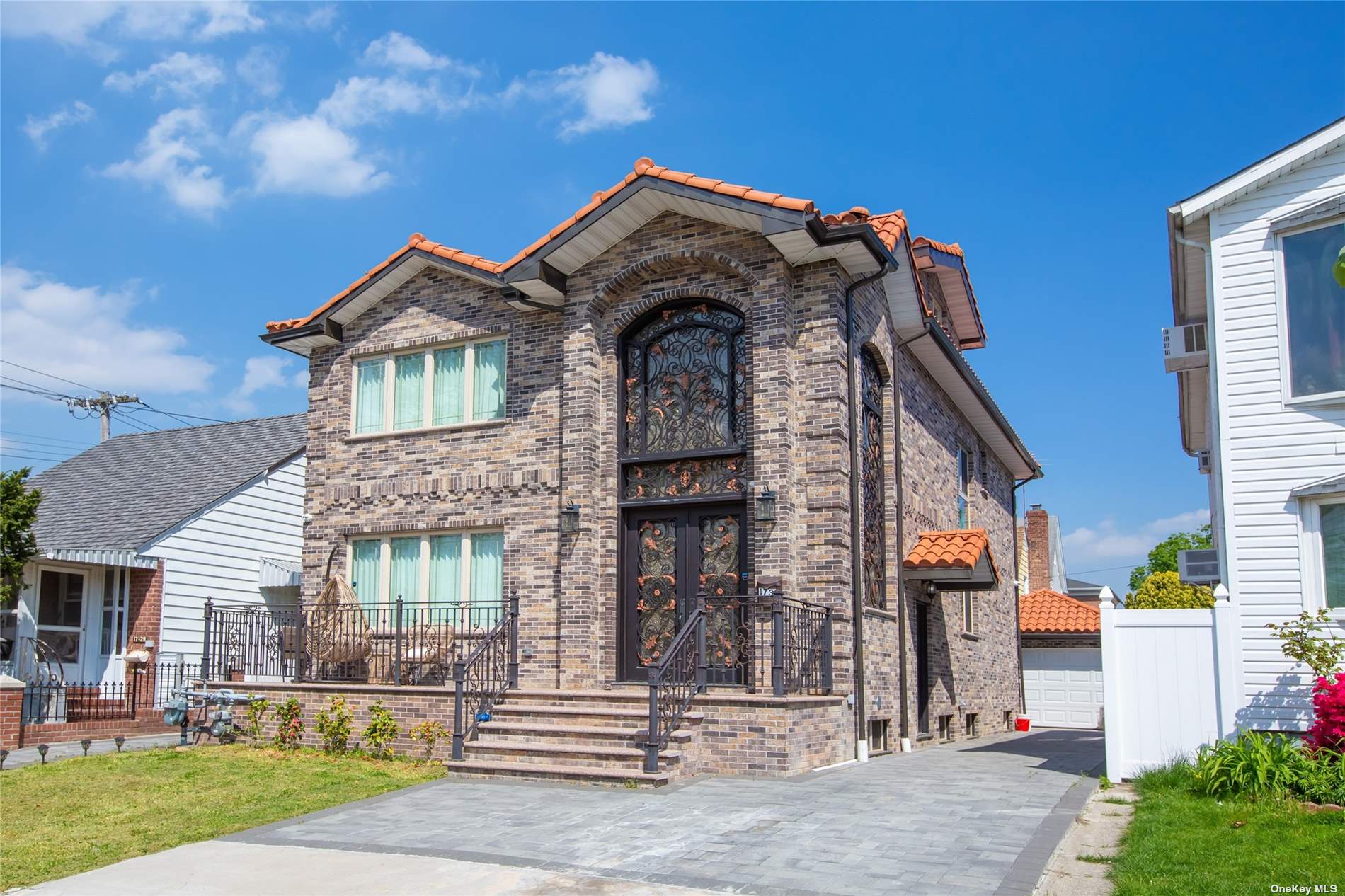 Property for Sale at 1733 150th Street, Whitestone, Queens, NY - Bedrooms: 6 
Bathrooms: 5 
Rooms: 14  - $2,299,999