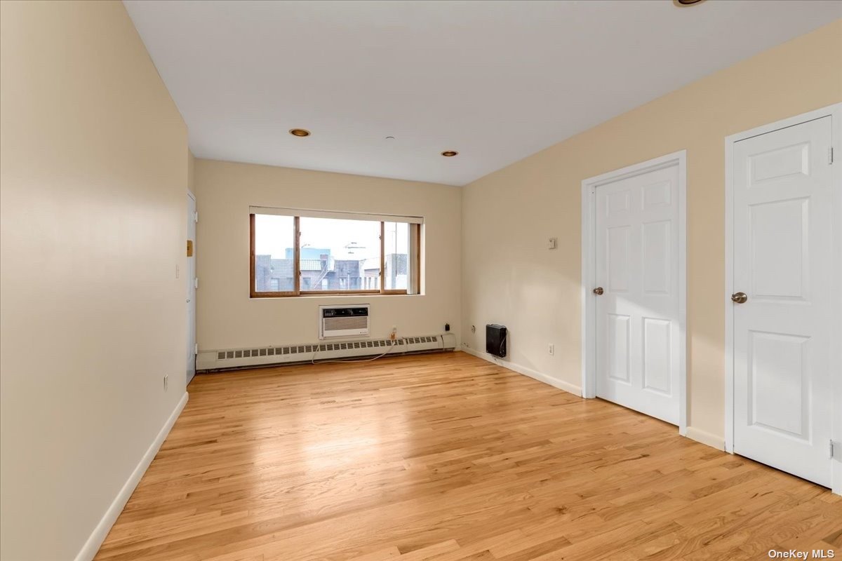 118-82 Metropolitan Avenue #7A, Kew Gardens, New York image 3