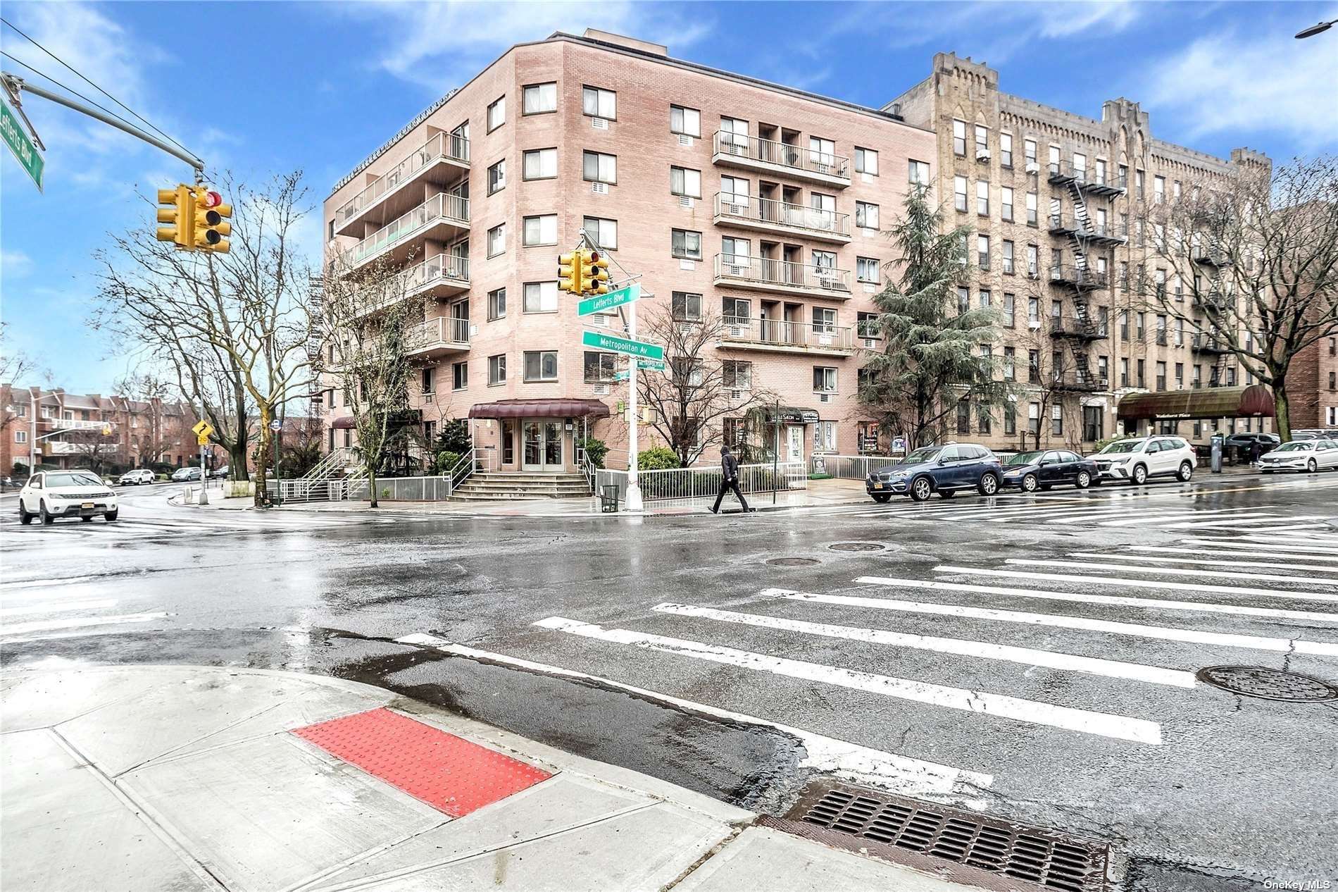 Property for Sale at 11882 Metropolitan Avenue 7A, Kew Gardens, Queens, NY - Bedrooms: 2 
Bathrooms: 2 
Rooms: 5  - $520,999