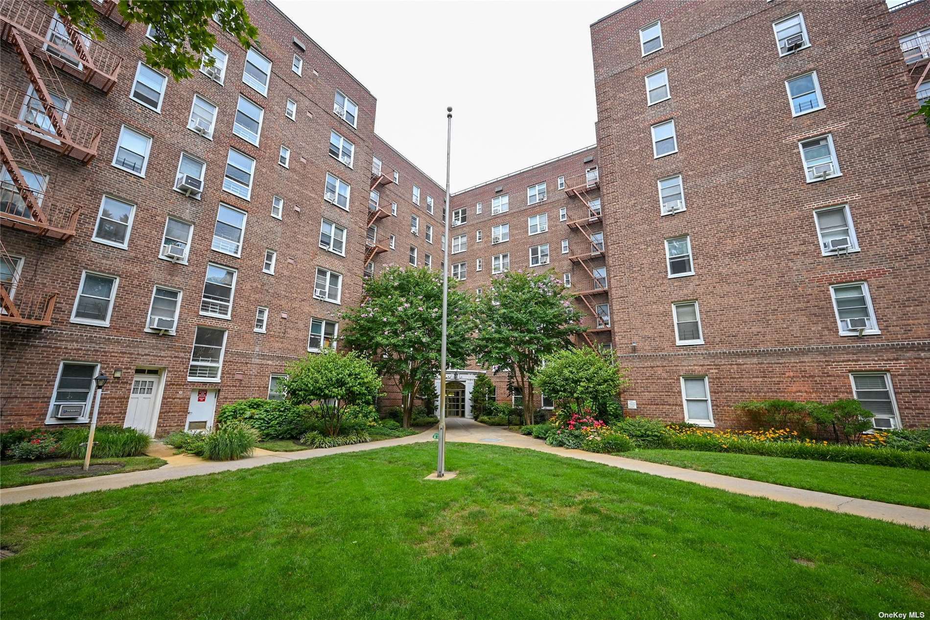 72-61 113 Street #M19, Forest Hills, New York image 2