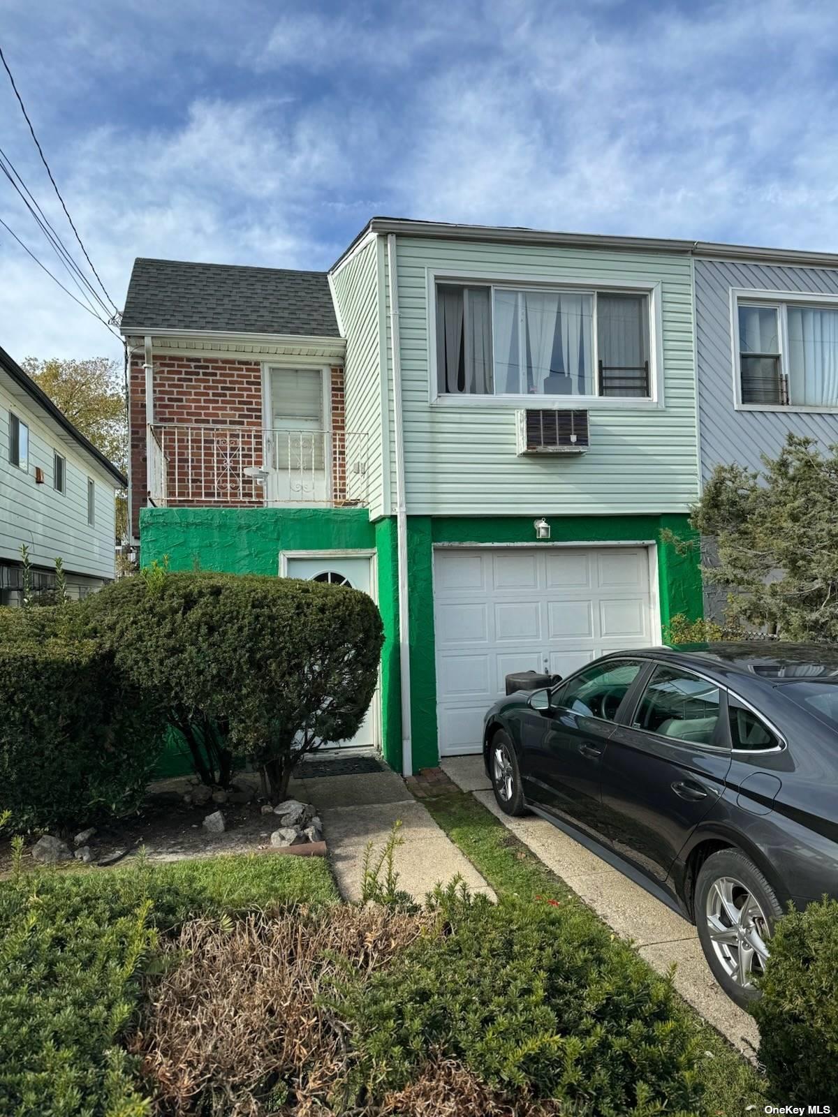 Property for Sale at 151 Beach 61st Street, Far Rockaway, Queens, NY - Bedrooms: 5 
Bathrooms: 3 
Rooms: 11  - $525,000