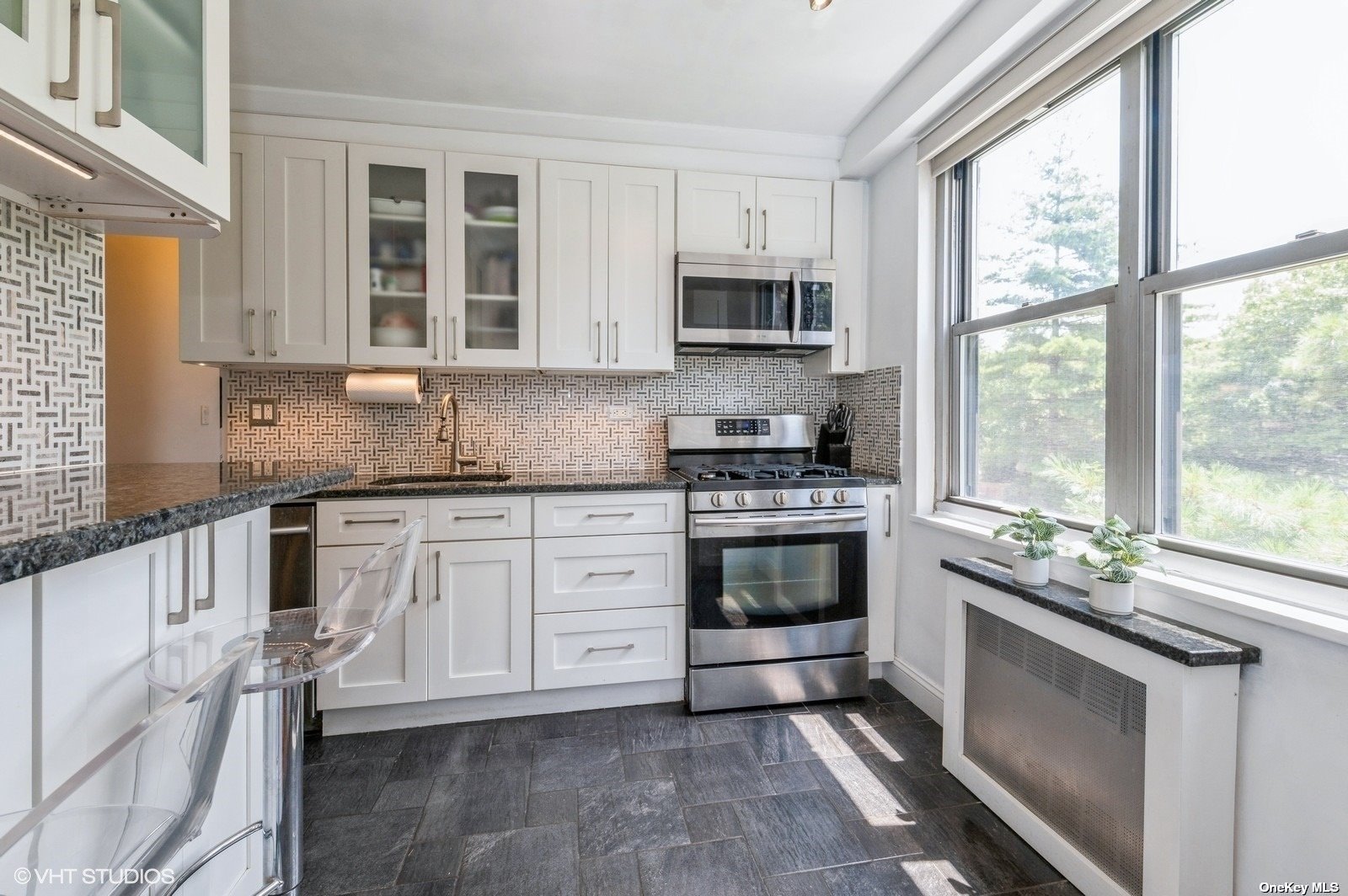 70-25 Yellowstone Boulevard #2T, Forest Hills, New York image 9