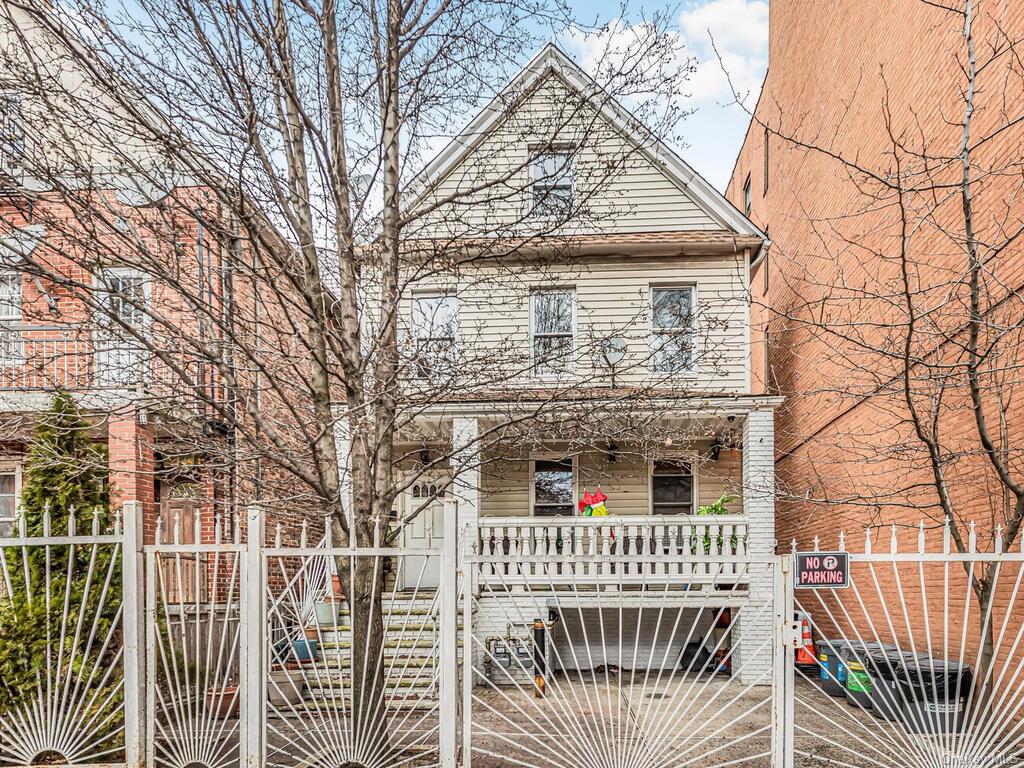 Property for Sale at 257 E 201st Street, Bronx, New York - Bedrooms: 4 
Bathrooms: 2  - $969,900