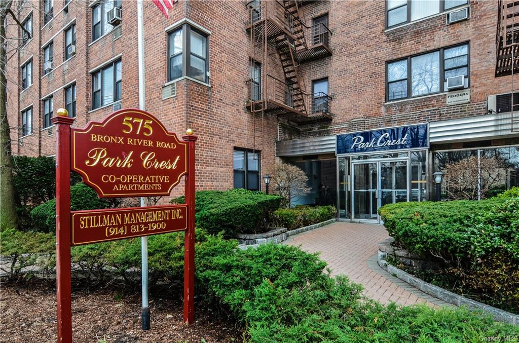 575 Bronx River Road 4D, Yonkers, New York - 2 Bedrooms  
1 Bathrooms  
4 Rooms - 