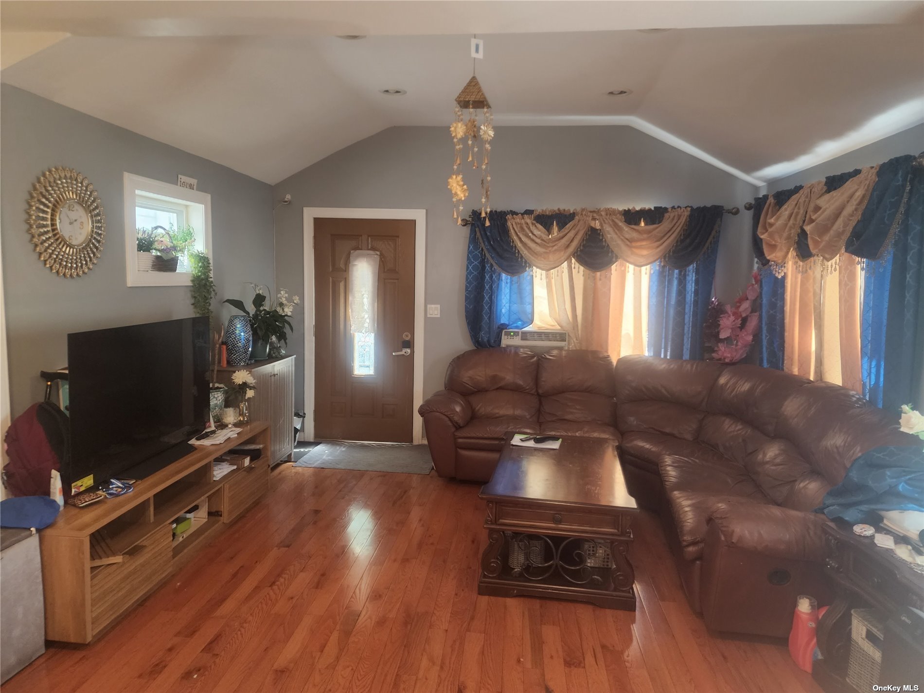 Property for Sale at 15069 116th Road, Jamaica, Queens, NY - Bedrooms: 4 
Bathrooms: 3 
Rooms: 7  - $750,000