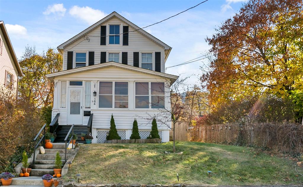 164 Spring Valley Street, Beacon, New York - 3 Bedrooms  
2 Bathrooms  
9 Rooms - 