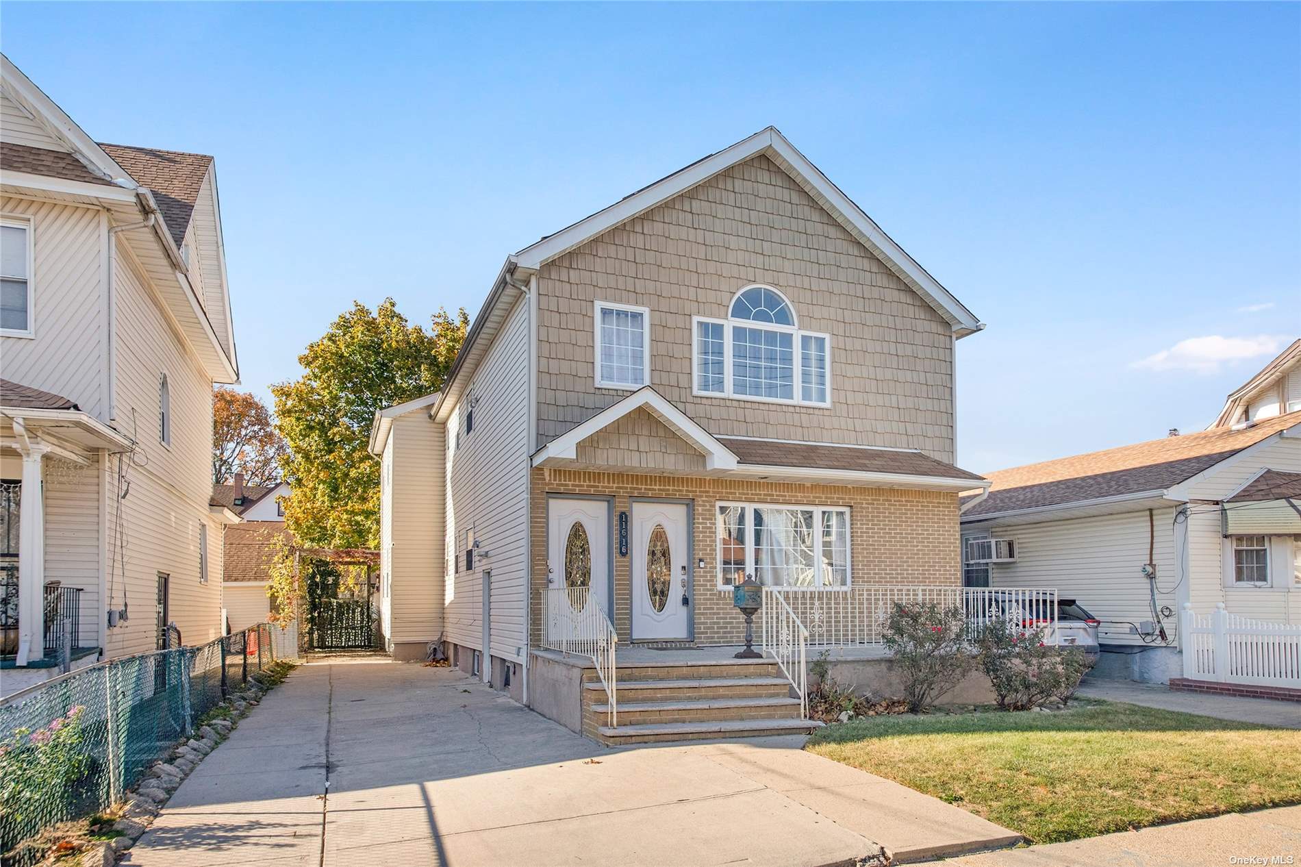 Property for Sale at Mexico Street, Saint Albans, Queens, NY - Bedrooms: 6 
Bathrooms: 5 
Rooms: 12  - $1,185,000