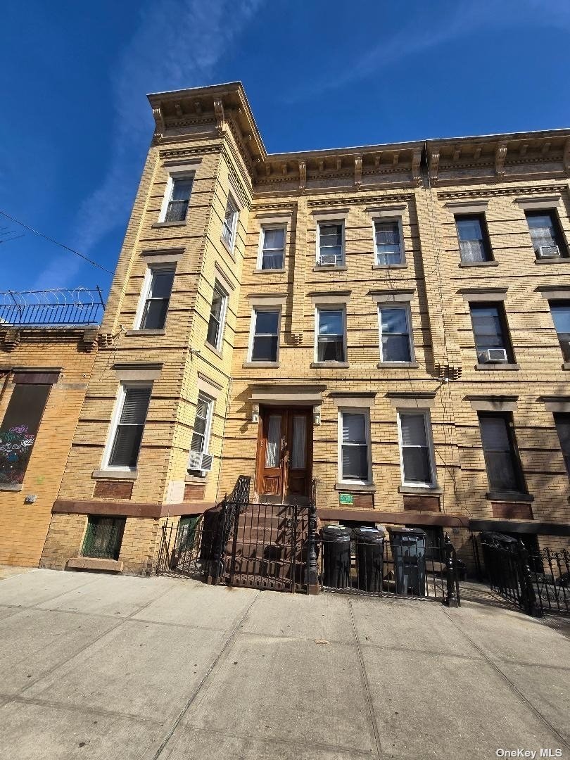 Property for Sale at 1724 Putnam Avenue, Ridgewood, Queens, NY - Bedrooms: 14 
Bathrooms: 7 
Rooms: 26  - $1,149,000