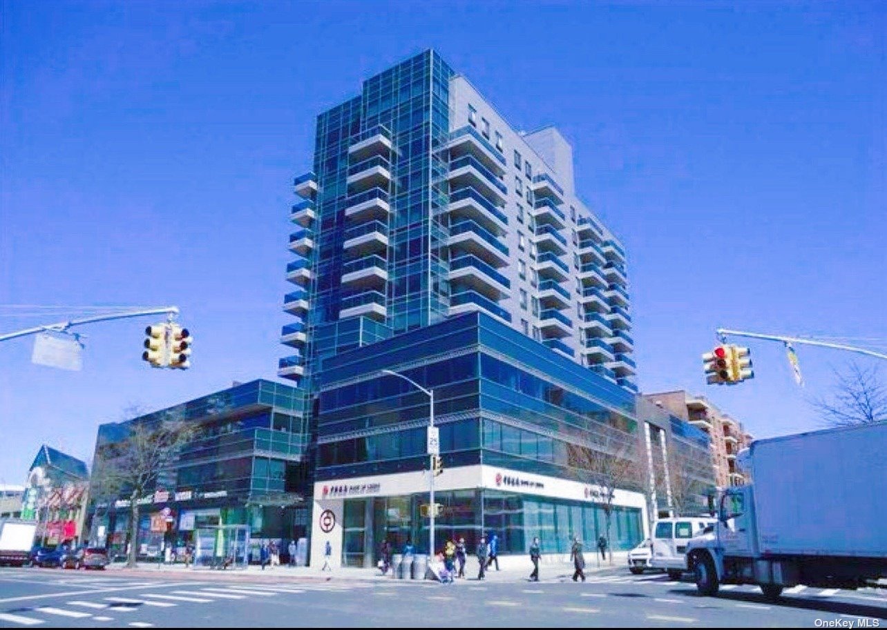 Property for Sale at Main St  Avenue 7A, Flushing, Queens, NY - Bedrooms: 3 
Bathrooms: 2 
Rooms: 6  - $1,360,000