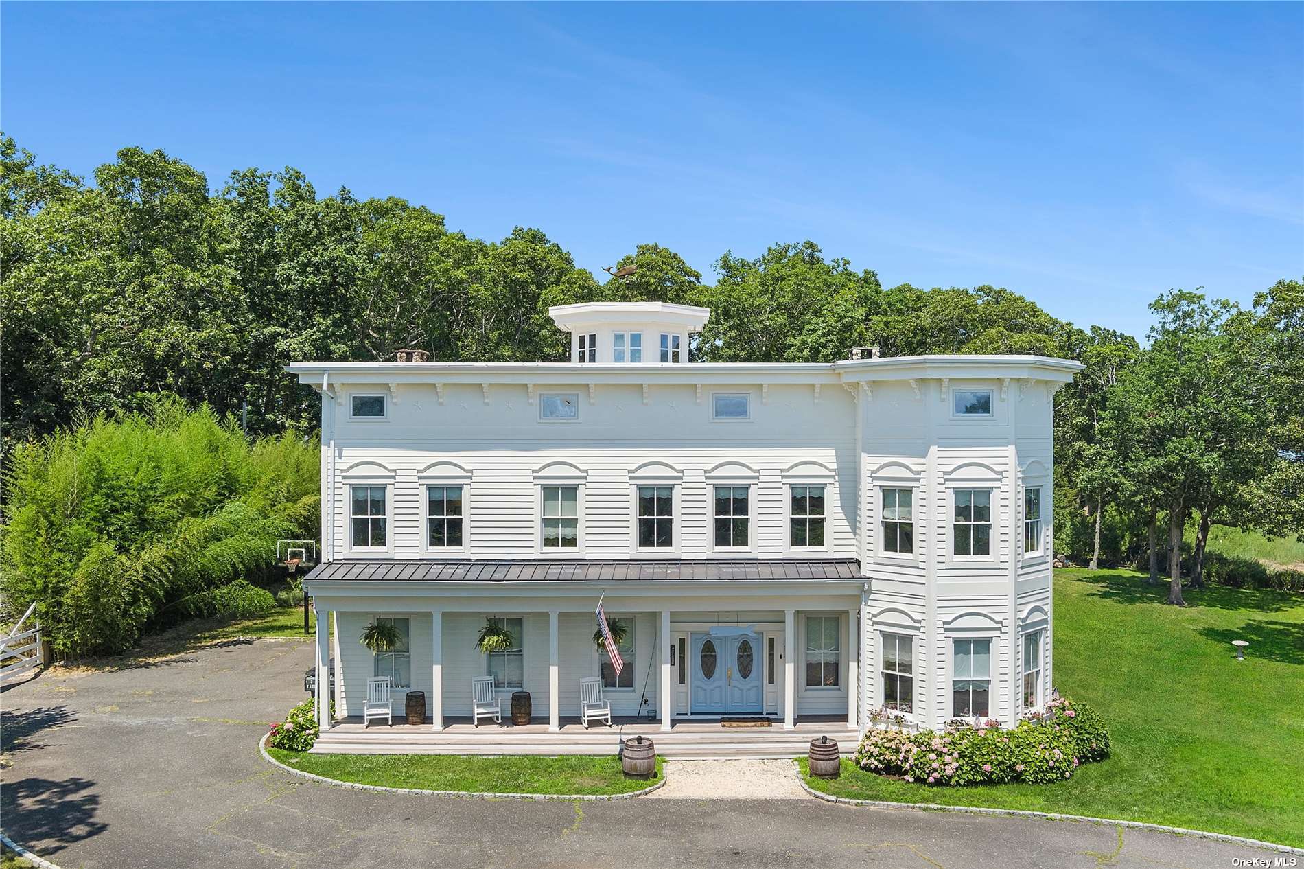 Property for Sale at 13555 New Suffolk Avenue, Cutchogue, Hamptons, NY - Bedrooms: 7 
Bathrooms: 8.5  - $3,399,000