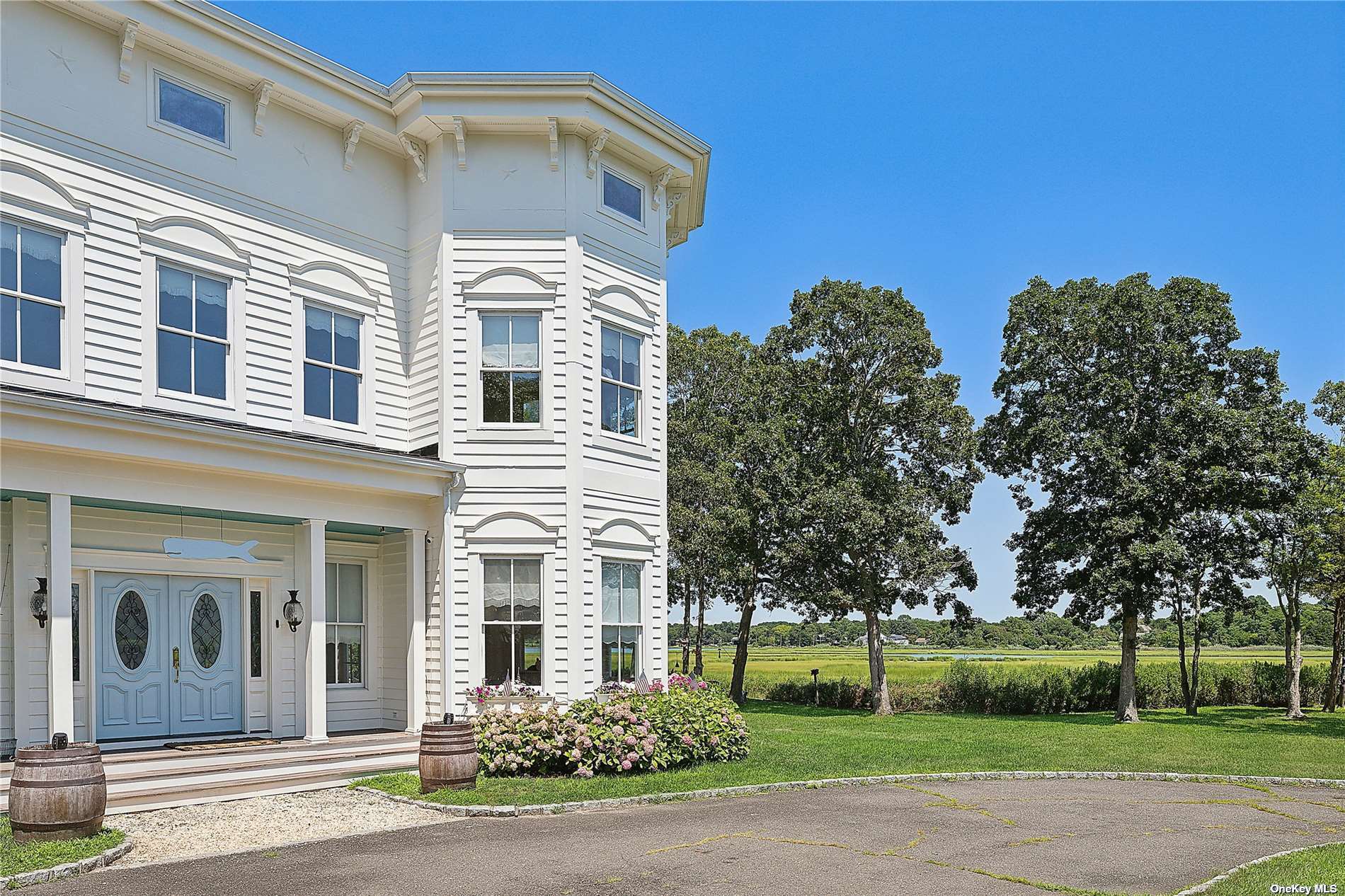 Property for Sale at 13555 New Suffolk Avenue, Cutchogue, Hamptons, NY - Bedrooms: 7 
Bathrooms: 8.5  - $3,399,000