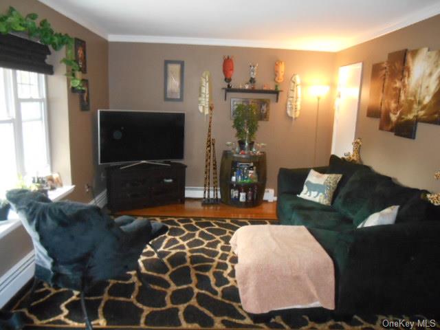 11 Black Stallion Court, Middletown, New York image 3