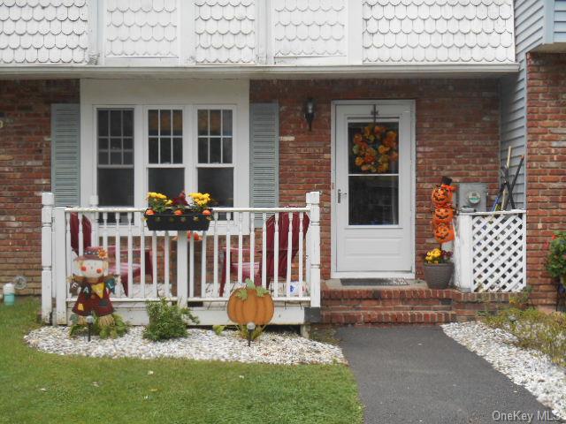 11 Black Stallion Court, Middletown, New York image 2