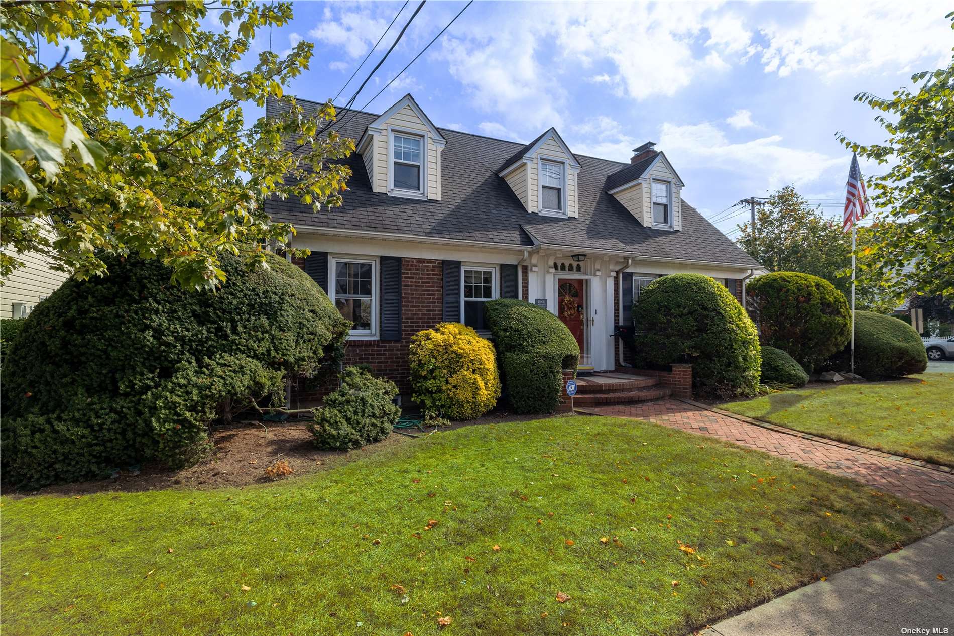 1 New York Avenue, Rockville Centre, New York image 1