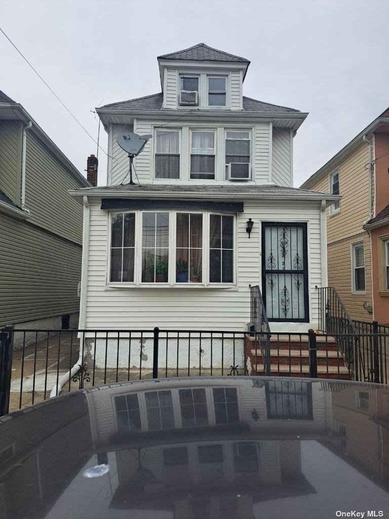 11721 Inwood Street, Jamaica, Queens, NY - 3 Bedrooms  
3 Bathrooms  
7 Rooms - 