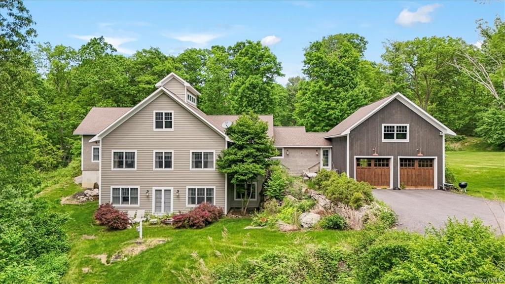 Property for Sale at 88 Daffodil Court, Carmel, New York - Bedrooms: 3 
Bathrooms: 3 
Rooms: 9  - $950,000