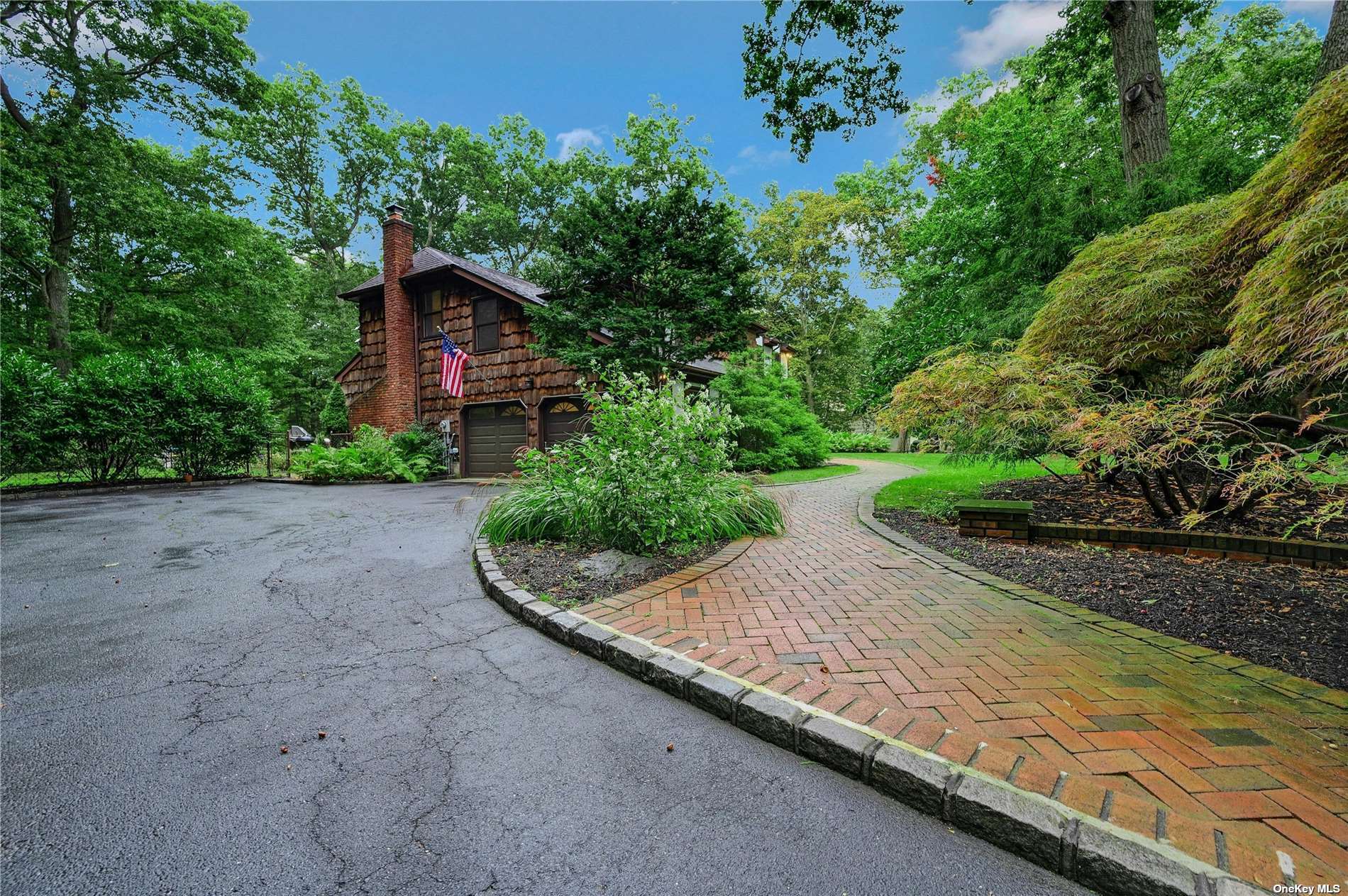 146 Landing Meadow Road, Smithtown, New York image 3