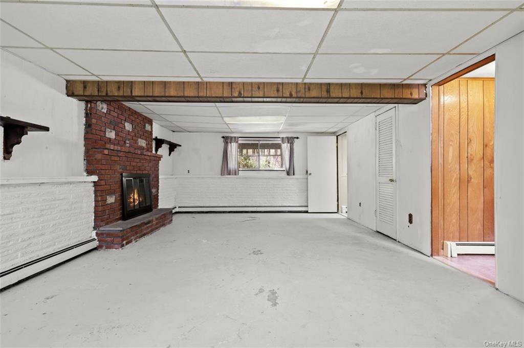 Photo 18 of 25 of 1 Minerva Lane house