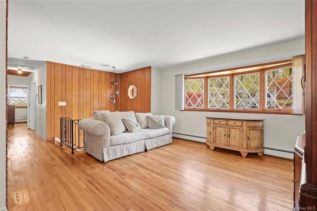 Photo 5 of 25 of 1 Minerva Lane house
