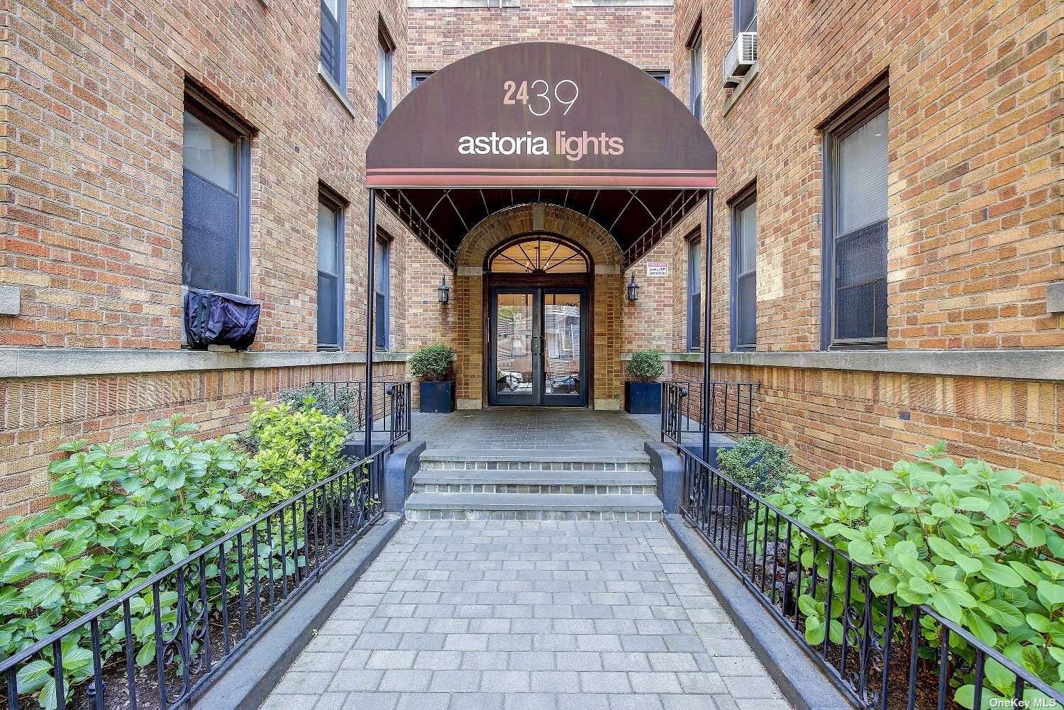 Property for Sale at 2439 38 Street St B6, Astoria, Queens, NY - Bedrooms: 2 
Bathrooms: 1 
Rooms: 3  - $638,000