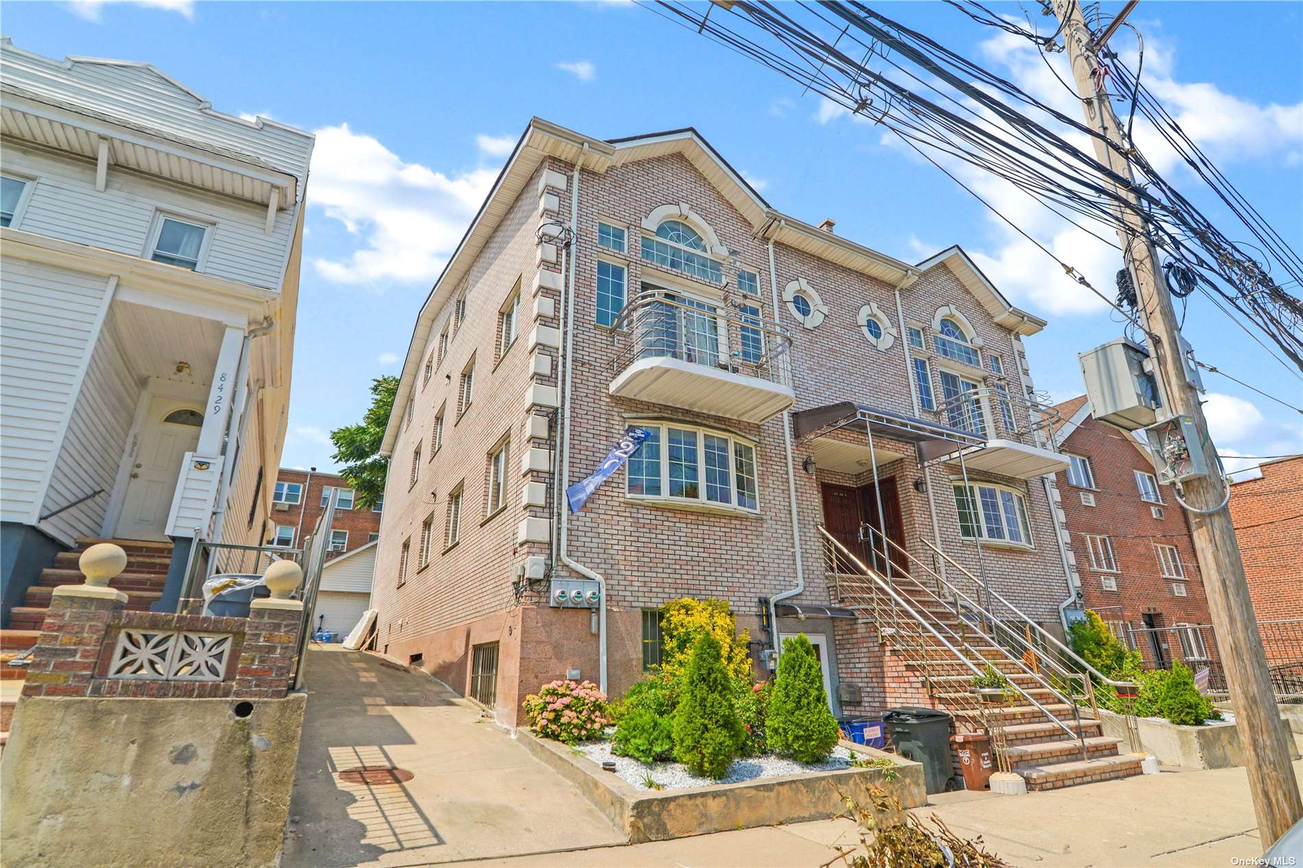 8433 60 Drive, Middle Village, Queens, NY - 9 Bedrooms  
5 Bathrooms  
18 Rooms - 