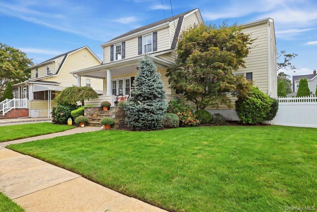 Photo of 2546 Hicks Street, Bellmore, NY 11710 (MLS # 1051799)