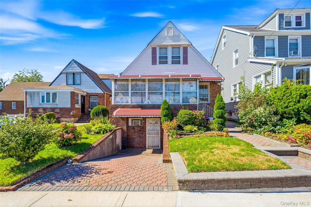 Photo of 11546 210th Street, Cambria Heights, NY 11411 (MLS # 1060640)
