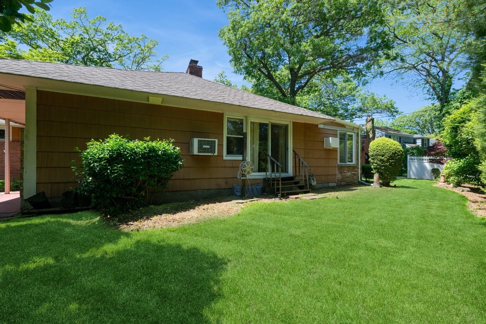 243 Taylor Road, West Hempstead, New York image 25