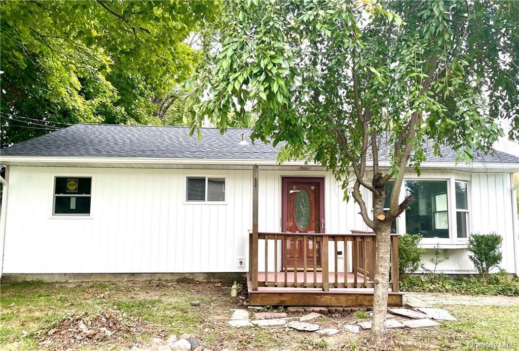 Photo of 18 Chadeayne Avenue, Cornwall, NY 12518 (MLS # 993930)
