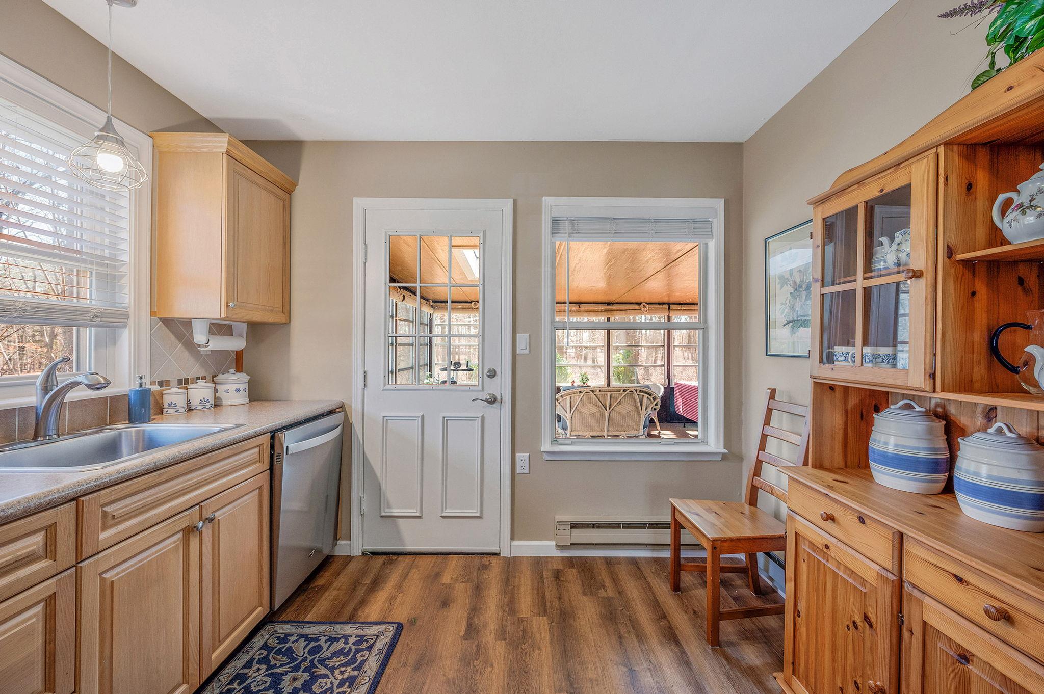 517 Lancaster Court, Ridge, New York image 11