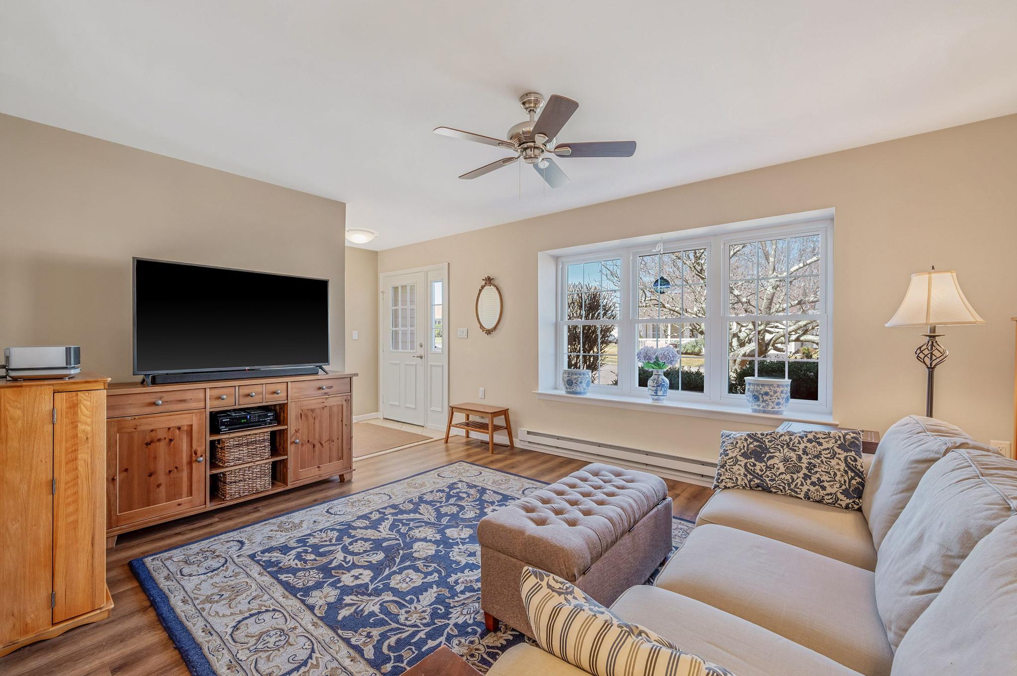 517 Lancaster Court, Ridge, New York image 4