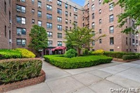 83-25 98th Street Unit 4T, Woodhaven, NY 11421 - MLS#: 910942