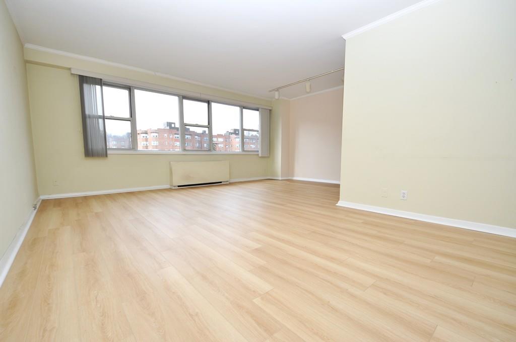 Eastchester, New York 10583, United States, 1 Bedroom Bedrooms, ,2 BathroomsBathrooms,Residential,Active,88338