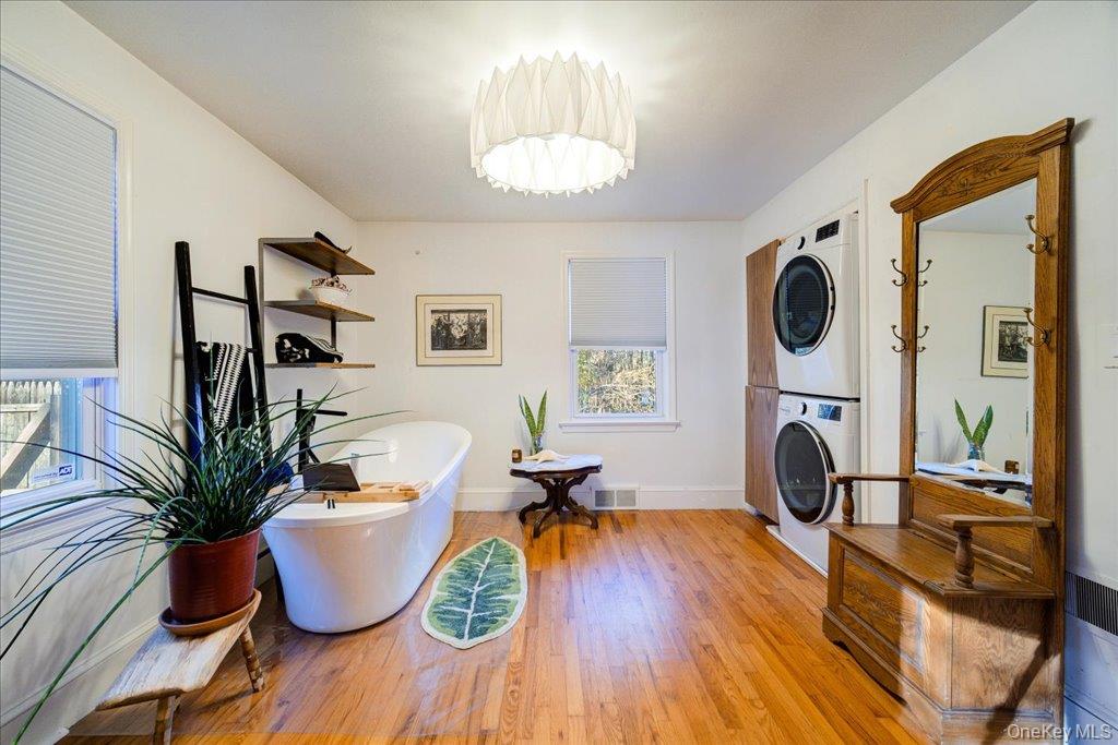 Hyde Park, New York 12538, United States, 3 Bedrooms Bedrooms, ,2 BathroomsBathrooms,Residential,Active,177860