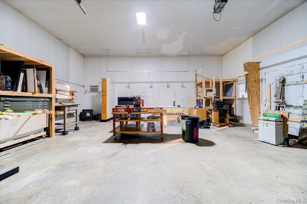 Hyde Park, New York 12538, United States, 3 Bedrooms Bedrooms, ,2 BathroomsBathrooms,Residential,Active,177860