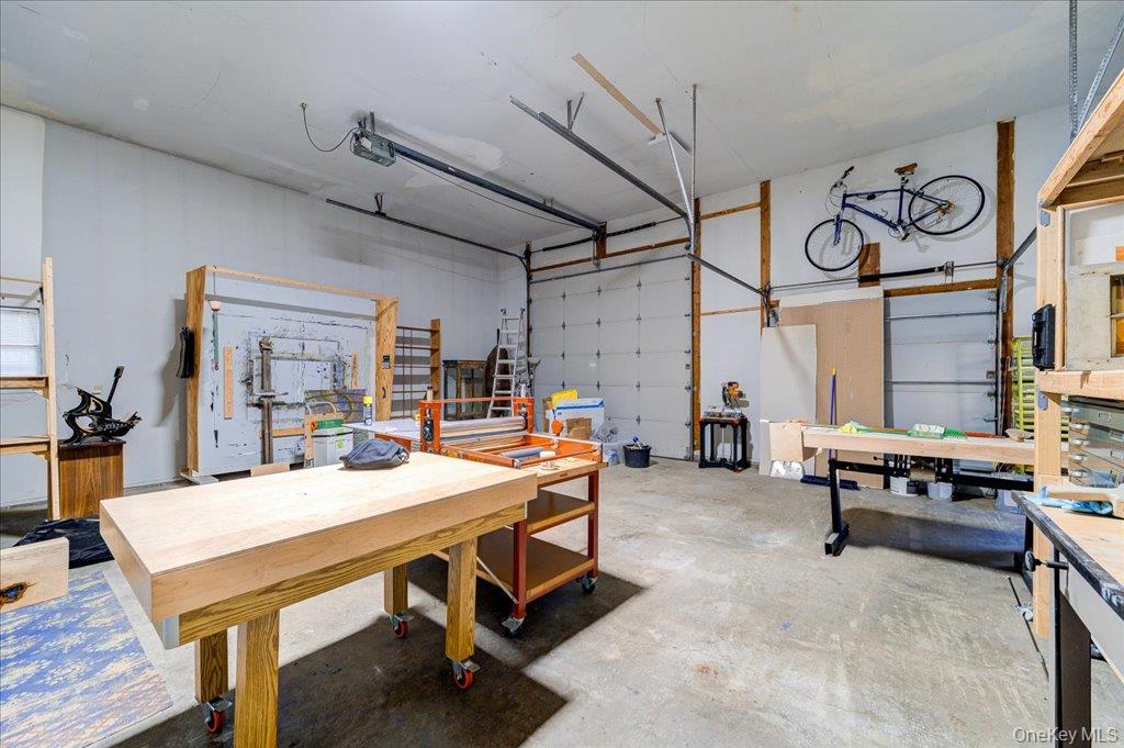 Hyde Park, New York 12538, United States, 3 Bedrooms Bedrooms, ,2 BathroomsBathrooms,Residential,Active,177860