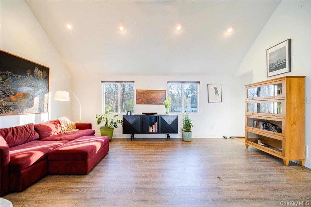 Hyde Park, New York 12538, United States, 3 Bedrooms Bedrooms, ,2 BathroomsBathrooms,Residential,Active,177860