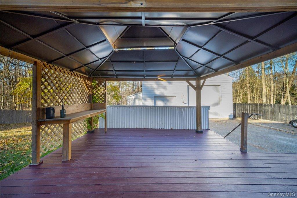 Hyde Park, New York 12538, United States, 3 Bedrooms Bedrooms, ,2 BathroomsBathrooms,Residential,Active,177860